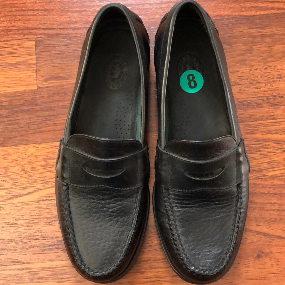 HS Trask men’s size 8 black loafer